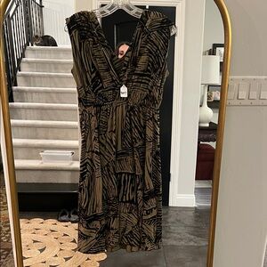 Chic Black and Green Midi Dress